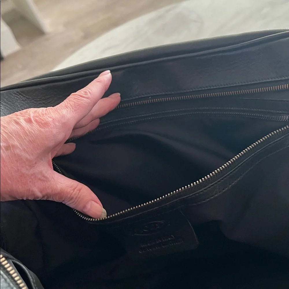 Elegant Tod's Black Leather Briefcase for Men